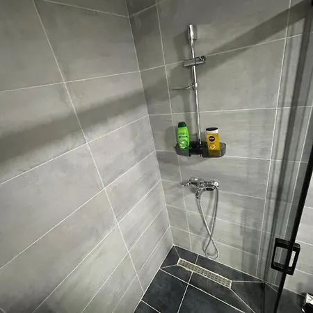 Andrej's Luxury * Üsküp